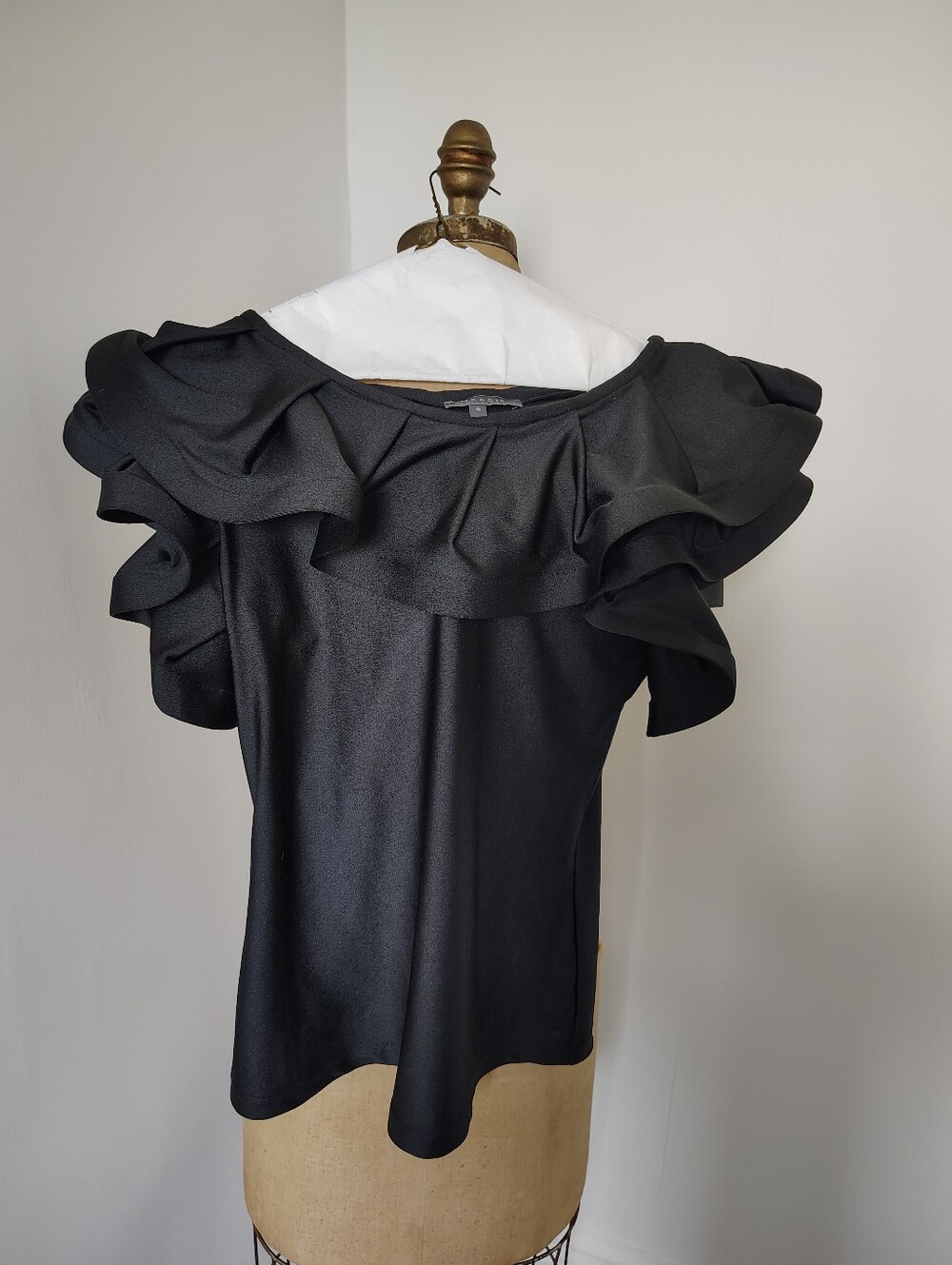 Gracia Black Ruffle-Trim Off-Shoulder Top